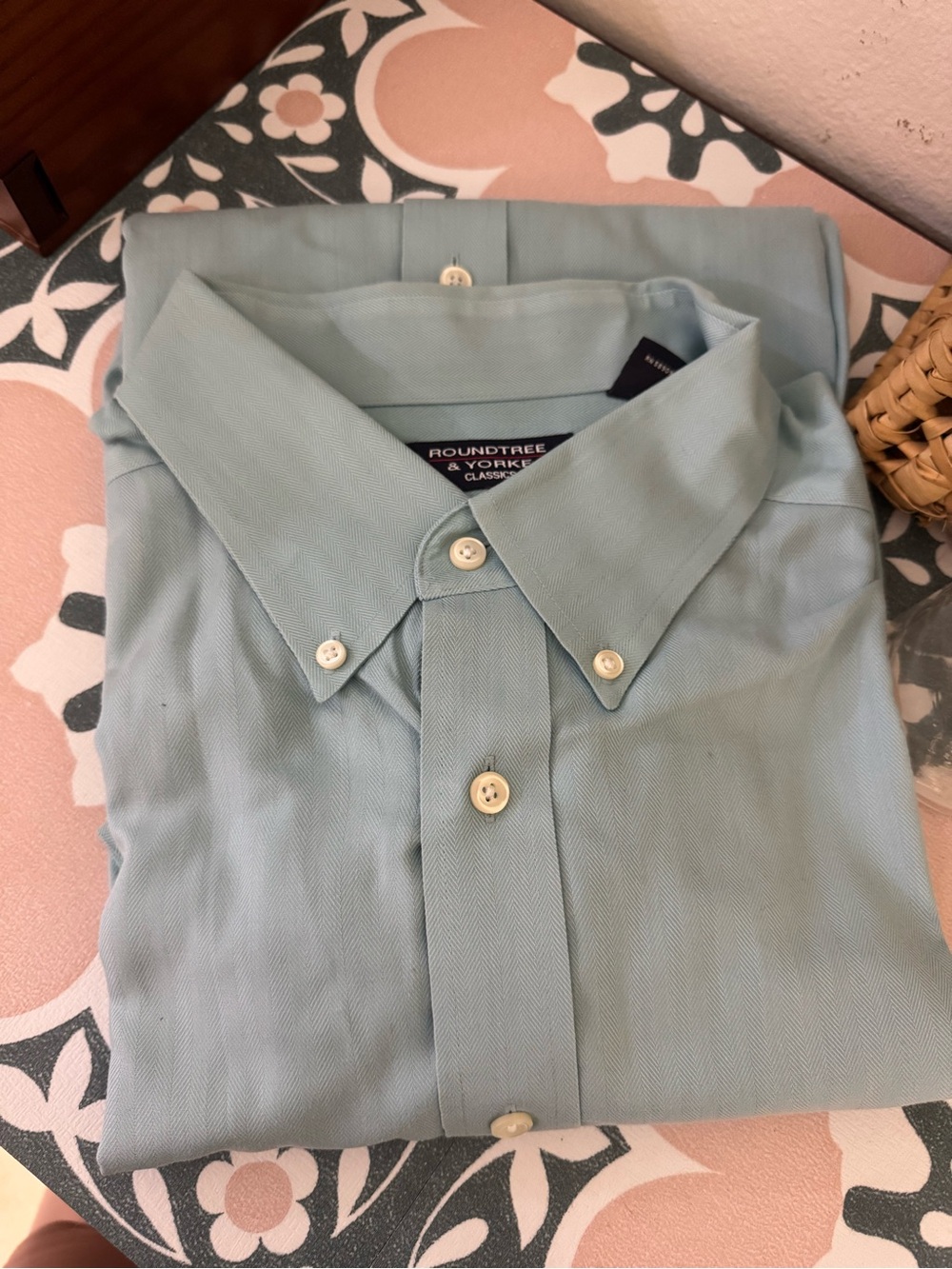 Roundtree & Yorke Button-Down Shirt in Pale Blue